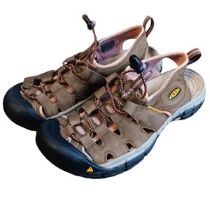 Keen Tan and Black Women's Outdoor Sandals